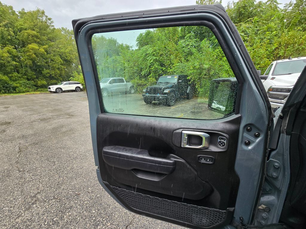 Used 2024 Jeep Wrangler Unlimited Sport AWD/4WD image 27