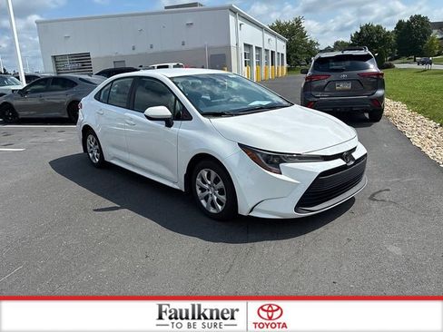 Certified 2025 Toyota Corolla LE FWD image 2