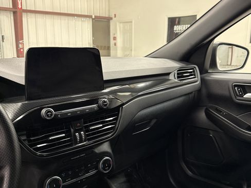 Used 2024 Ford Escape ST-Line w/ Equipment Group 301A image 9