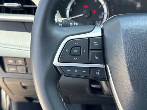Used 2026 Toyota Highlander XLE AWD/4WD image 13