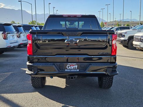 Used 2026 Chevrolet Silverado 1500 ZR2 w/ Dark Appearance Package AWD/4WD image 4