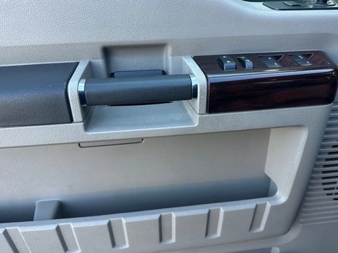 Used 2009 Ford F350 4x4 Crew Cab Super Duty image 10