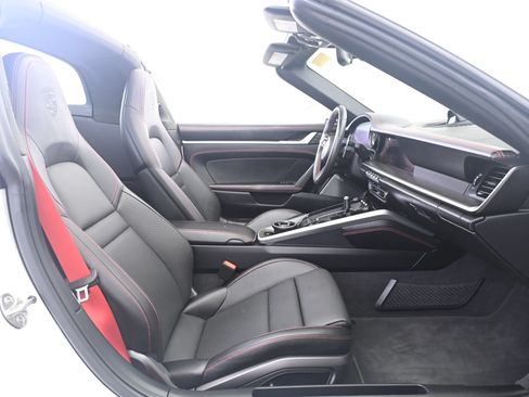 Certified 2024 Porsche 911 Targa 4S AWD/4WD image 22