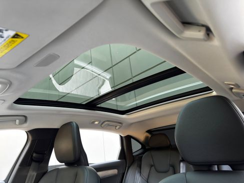 Used 2023 Volvo S90 B6 Plus w/ Protection Package Premier image 10