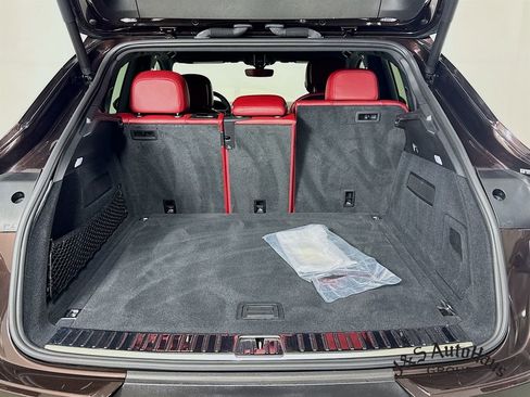 Used 2022 Porsche Cayenne E-Hybrid Coupe image 32