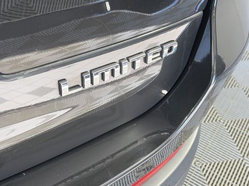 Used 2022 Jeep Grand Cherokee L Limited AWD/4WD image 20