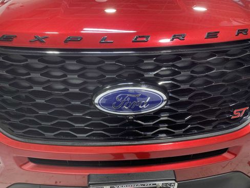 Used 2020 Ford Explorer ST w/ Premium Technology Package image 7