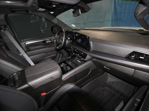 Used 2026 Chevrolet Tahoe RST w/ RST Capability Package AWD/4WD image 23