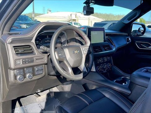 Used 2024 Chevrolet Suburban RST w/ Luxury Package AWD/4WD image 14