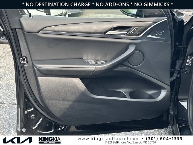 Used 2024 BMW X4 xDrive30i w/ Parking Assistance Package AWD/4WD image 19