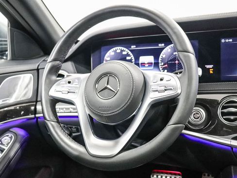 Used 2018 Mercedes-Benz S 560 Sedan image 16