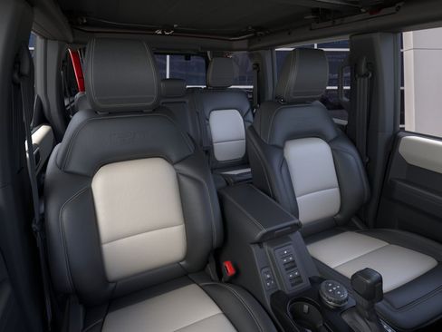 New 2026 Ford Bronco Outer Banks w/ Sasquatch Package AWD/4WD image 10