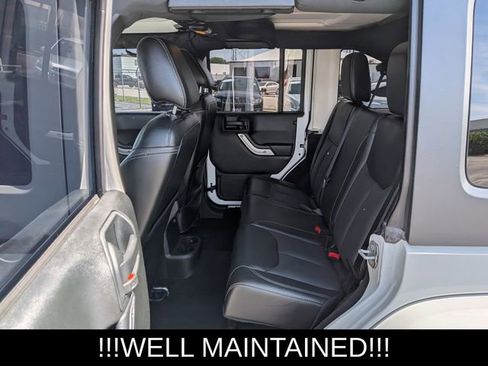 Used 2018 Jeep Wrangler Unlimited Sahara w/ Connectivity Group AWD/4WD image 14