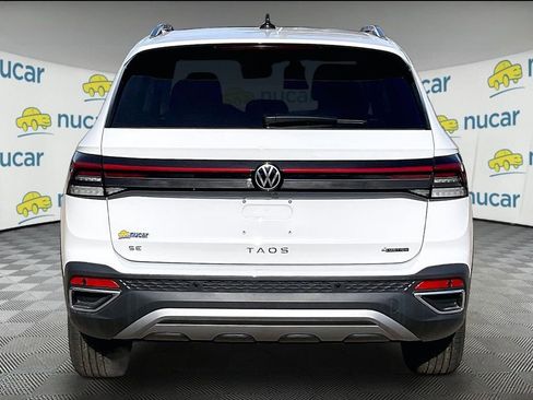 New 2026 Volkswagen Taos SE image 6