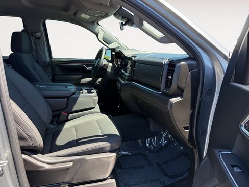 Used 2024 Chevrolet Silverado 1500 LT AWD/4WD image 19