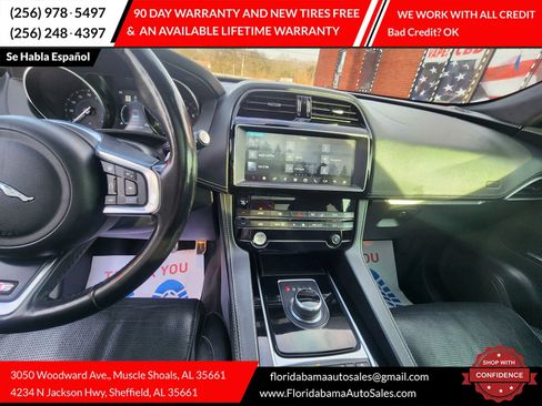 Used 2019 Jaguar F-PACE S image 12