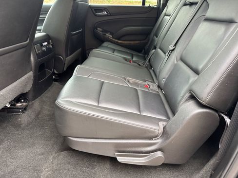 Used 2018 Chevrolet Suburban LT AWD/4WD image 20