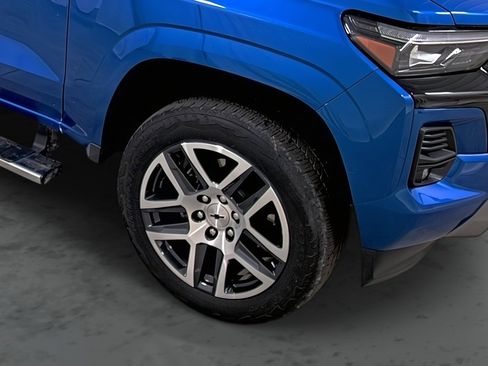 Used 2024 Chevrolet Colorado Z71 w/ Z71 Convenience Package 2 image 14