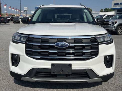 Used 2025 Ford Explorer Active w/ Active Comfort Package image 32