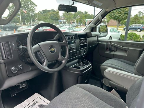Used 2023 Chevrolet Express 2500 w/ Driver Convenience Package image 10