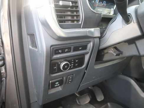 Used 2023 Ford F150 Lariat w/ Trailer Tow Package image 31