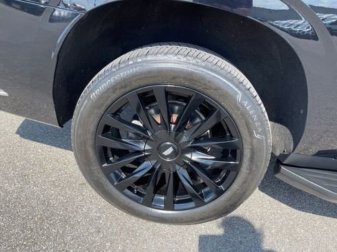 Used 2021 Cadillac Escalade ESV Sport w/ Driver Assist Tech Package image 38