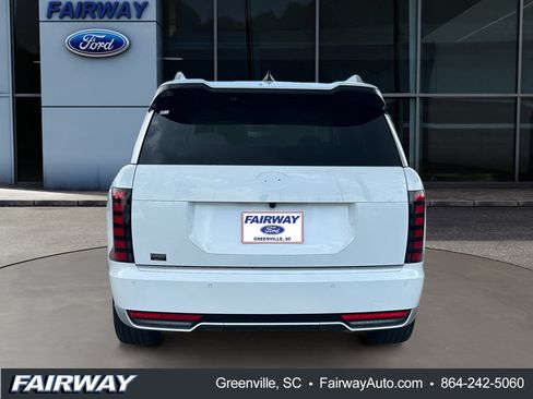 Used 2026 Hyundai Palisade Calligraphy FWD image 6