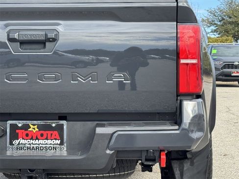 Used 2024 Toyota Tacoma TRD Off-Road image 6