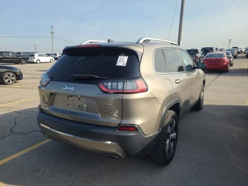 Used 2019 Jeep Cherokee Limited image 7