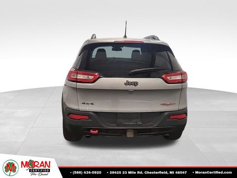 Used 2017 Jeep Cherokee Trailhawk w/ Cold Weather Group AWD/4WD image 3