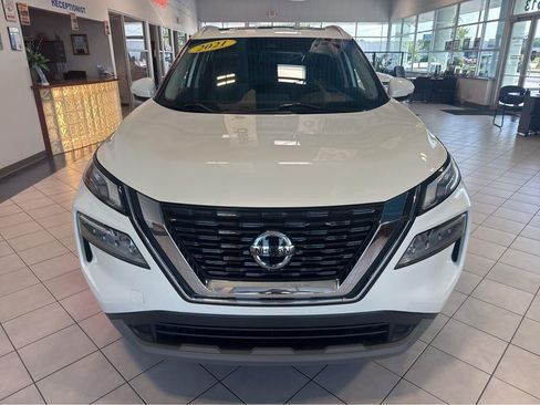Used 2021 Nissan Rogue SV AWD/4WD image 2