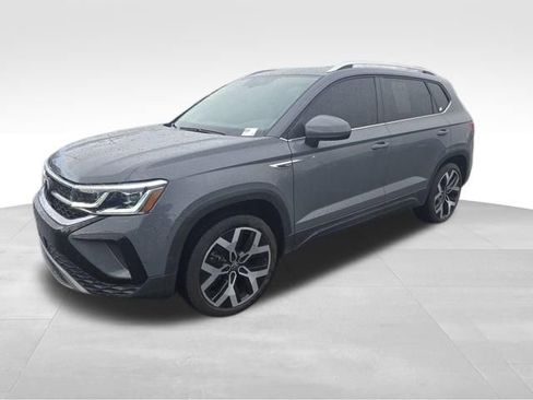 Used 2023 Volkswagen Taos SEL image 3