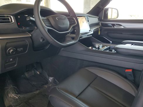 New 2026 Jeep Grand Wagoneer Limited AWD/4WD image 18