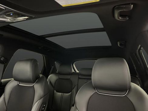 Used 2025 Genesis GV70 2.5T w/ Sport Prestige Package image 7