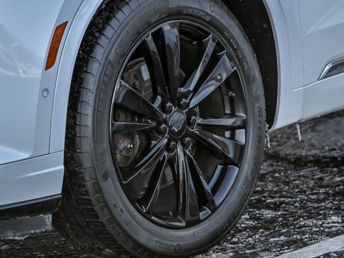 Used 2023 Cadillac XT6 Premium Luxury w/ Technology Package image 4