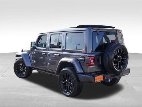 Certified 2025 Jeep Wrangler Unlimited Sahara w/ Safety Group AWD/4WD image 8