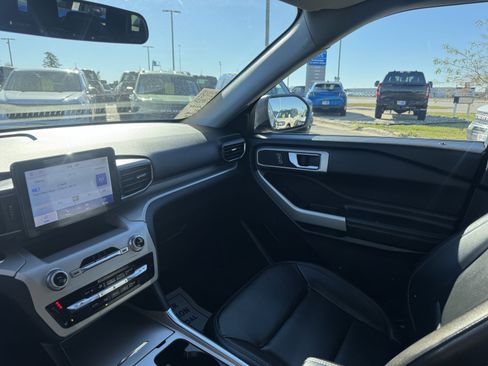 Certified 2024 Ford Explorer XLT w/ Equipment Group 202A image 11