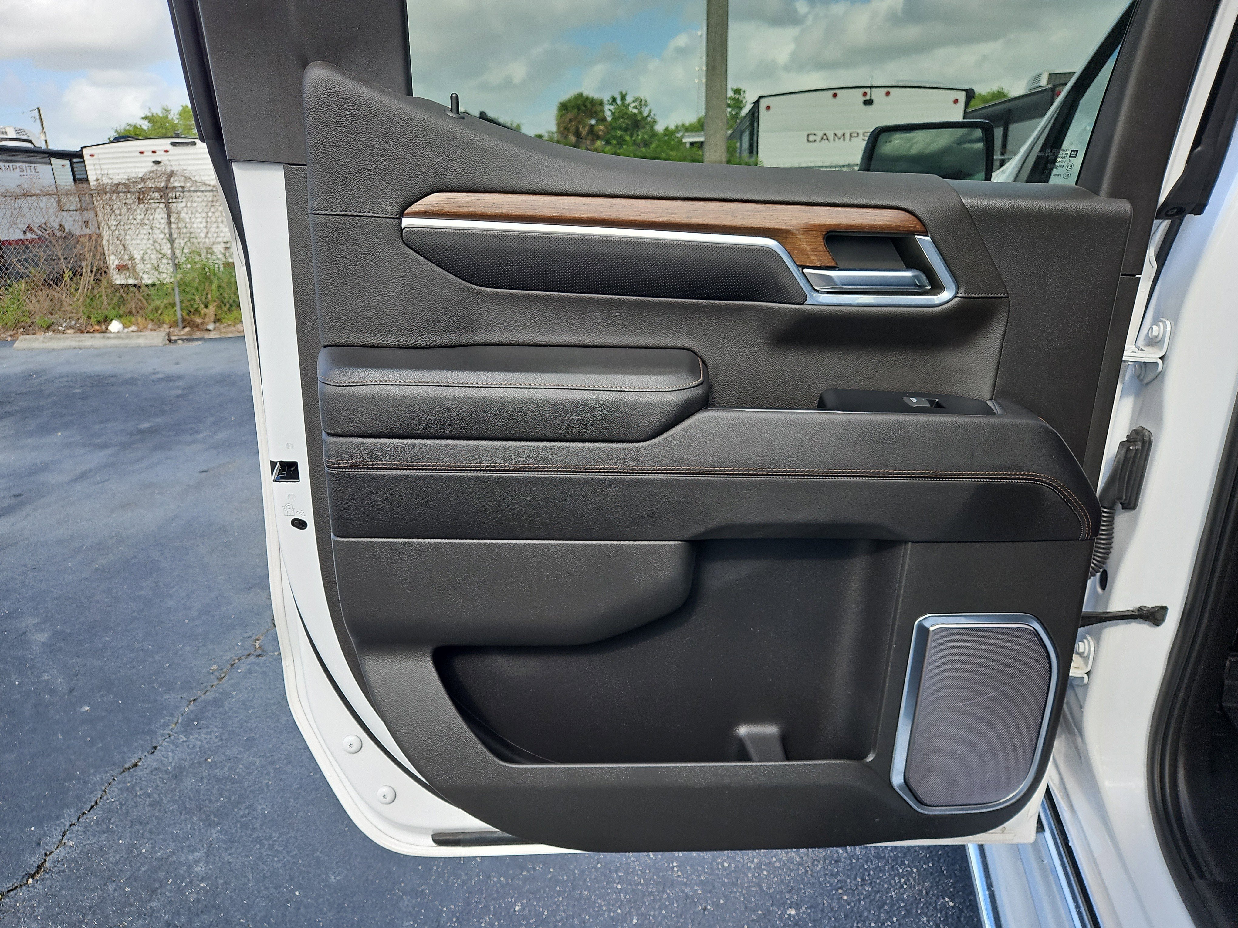 Certified 2023 Chevrolet Silverado 1500 High Country w/ High Country Premium Package AWD/4WD image 13