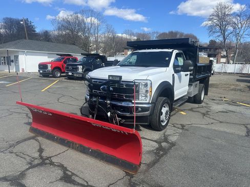 Used 2024 Ford F550 XL image 1