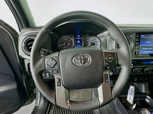 Used 2023 Toyota Tacoma TRD Off-Road w/ Technology Package AWD/4WD image 12