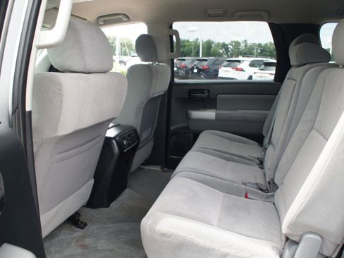Used 2008 Toyota Sequoia SR5 AWD/4WD image 9