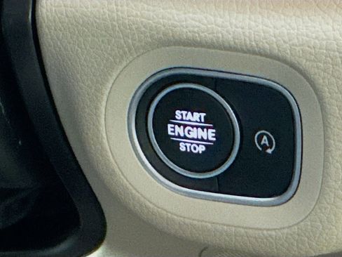 Used 2020 Mercedes-Benz GLE 350 w/ Premium Package image 18