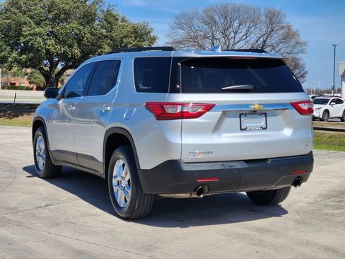 Used 2021 Chevrolet Traverse LT image 5
