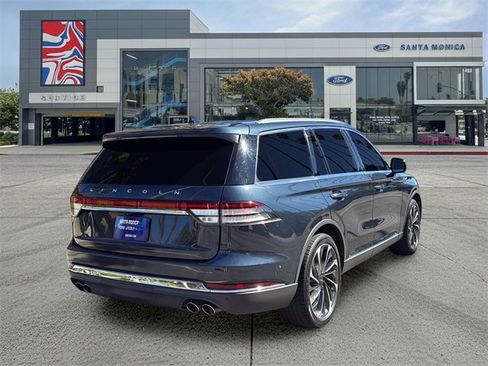 Used 2023 Lincoln Aviator Reserve w/ Equipment Group 201A image 5
