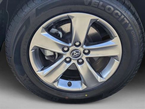 Used 2015 Toyota RAV4 XLE image 22