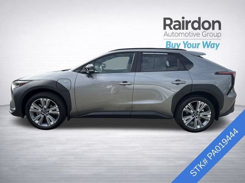 Used 2023 Subaru Solterra AWD image 4