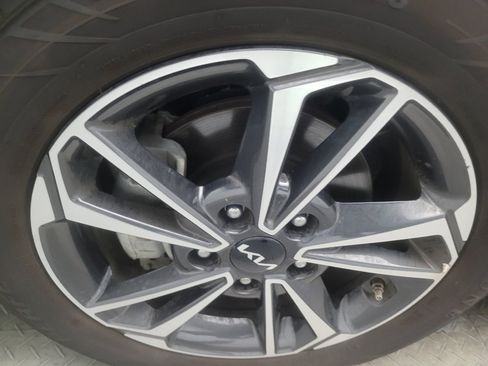 Used 2024 Kia Forte LXS FWD image 31