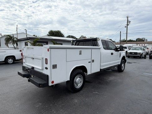 Used 2018 Ford F250 XL w/ Power Equipment Group AWD/4WD image 5