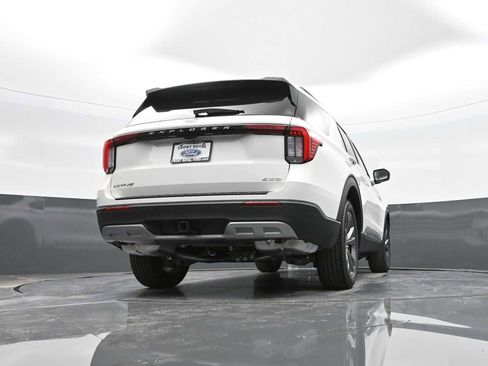 Used 2025 Ford Explorer Active w/ Active Comfort Package image 42