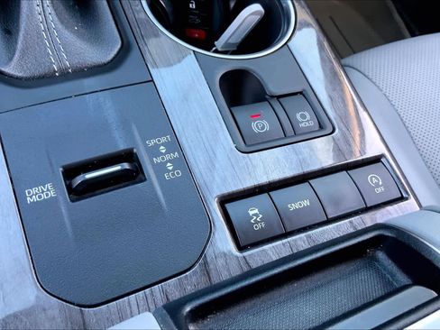 Used 2022 Toyota Highlander Platinum FWD image 34